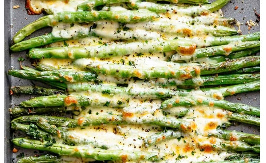 Cheesy low-carb roasted green beans